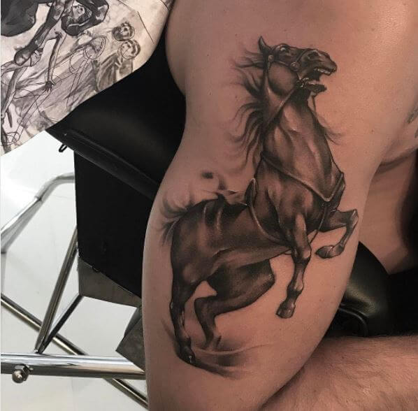 tatouage cheval 350
