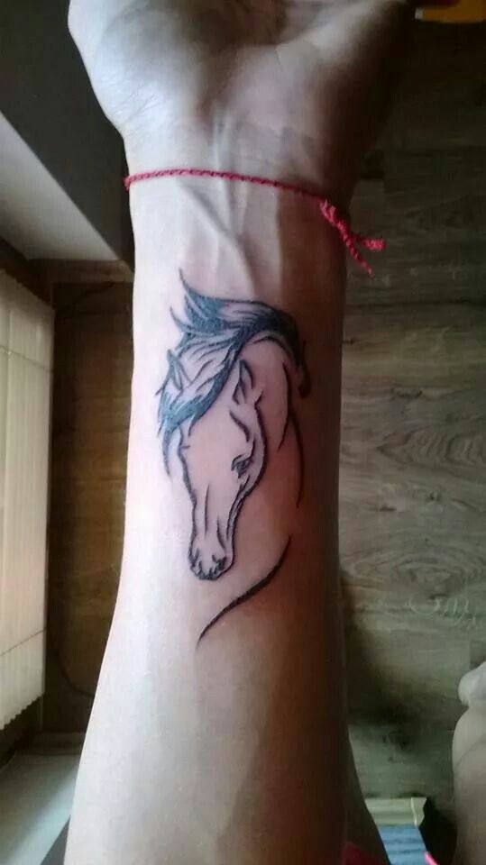 tatouage cheval 41