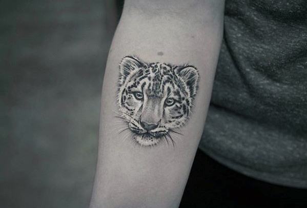 tatouage leopard 599