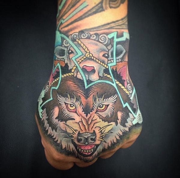 tatouage loup 536