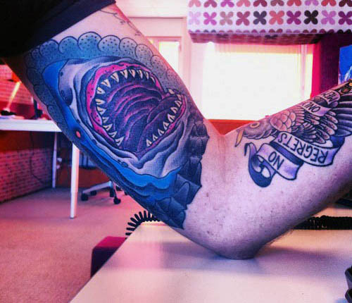 tatouage requin 164