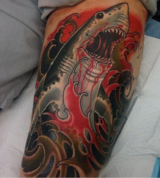 tatouage requin 320