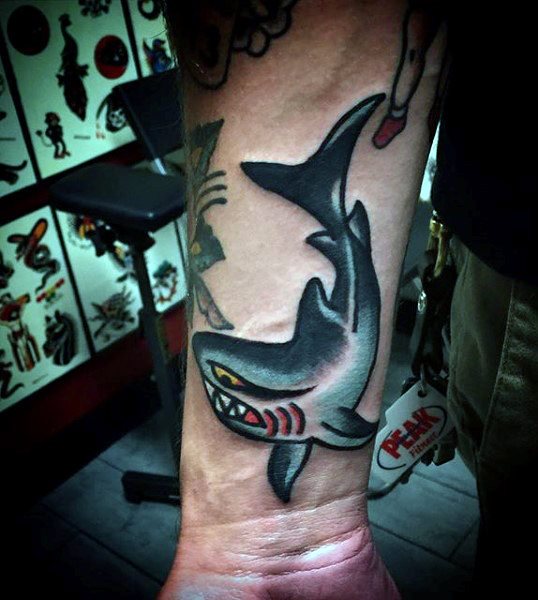 tatouage requin 368