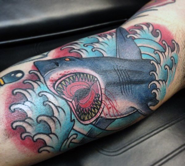 tatouage requin 395