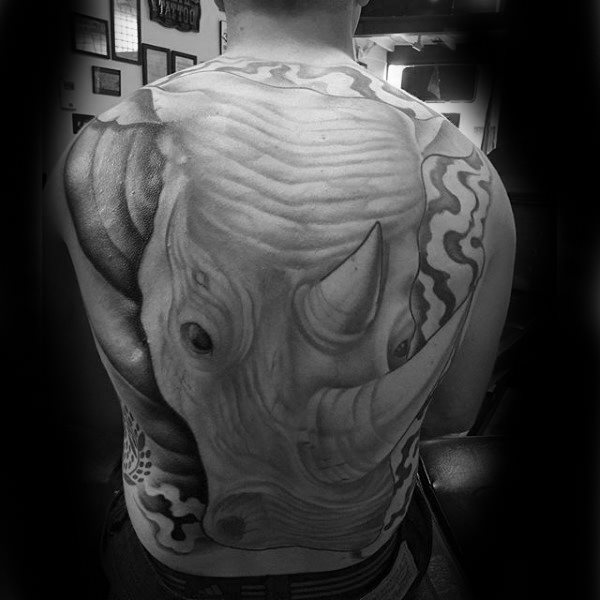 tatouage rhinoceros 68