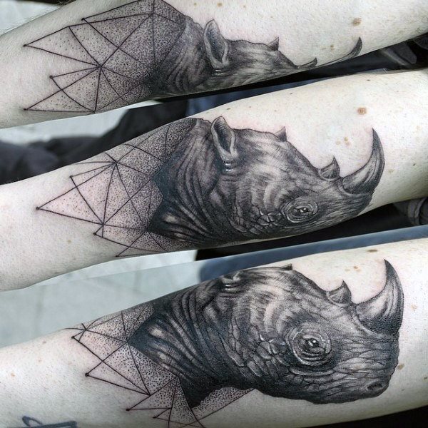 tatouage rhinoceros 74