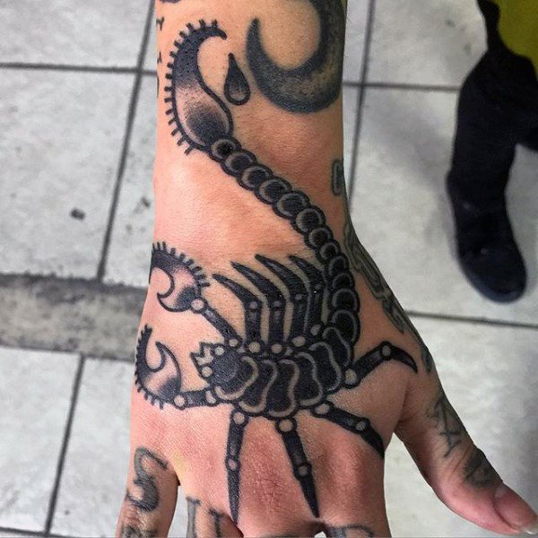 tatouage scorpion 344