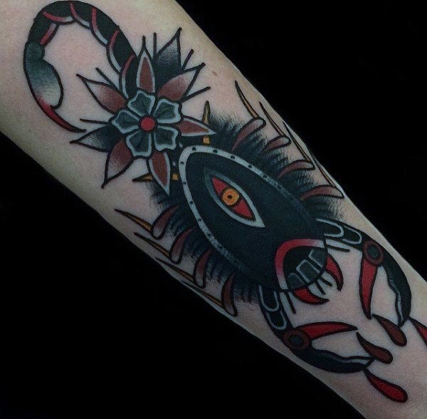 tatouage scorpion 92