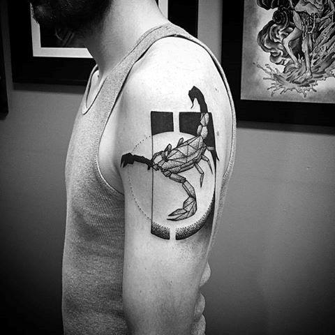 tatouage scorpion 95