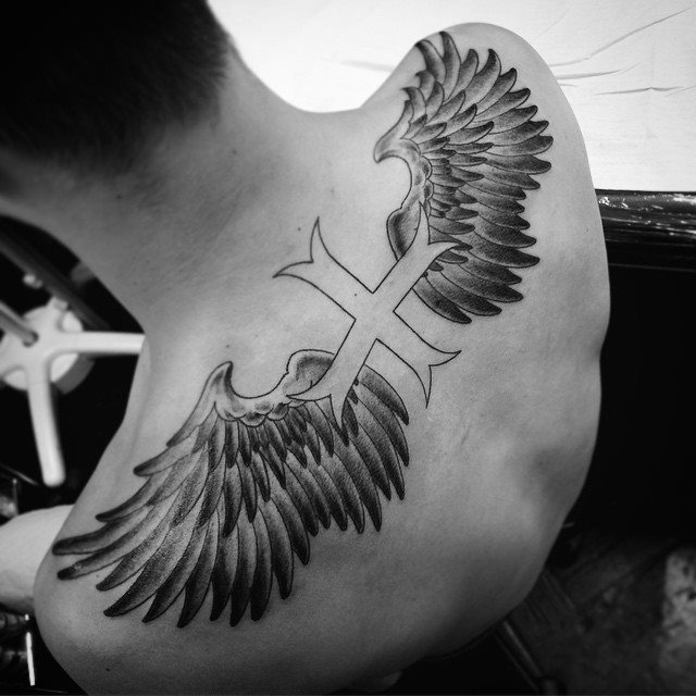 tatouage ailes 113
