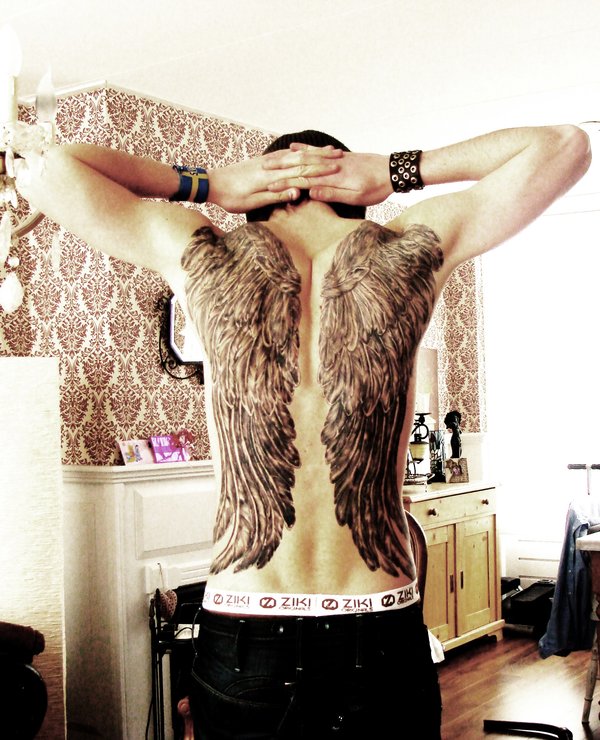 tatouage ailes 183