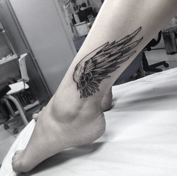 tatouage ailes 257