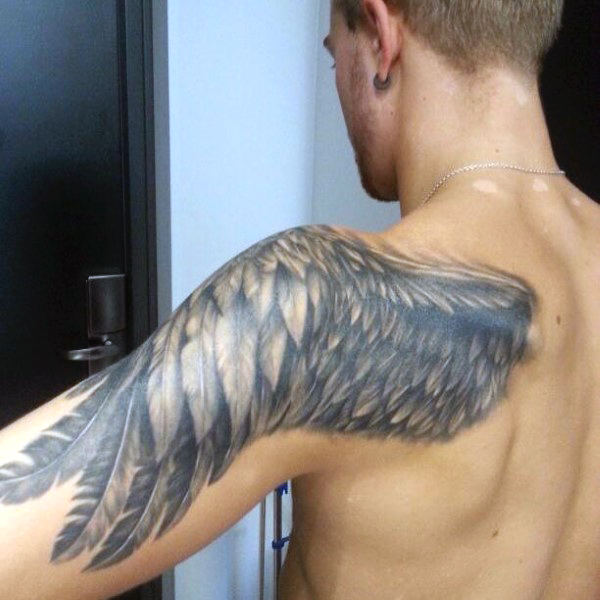 tatouage ailes 275