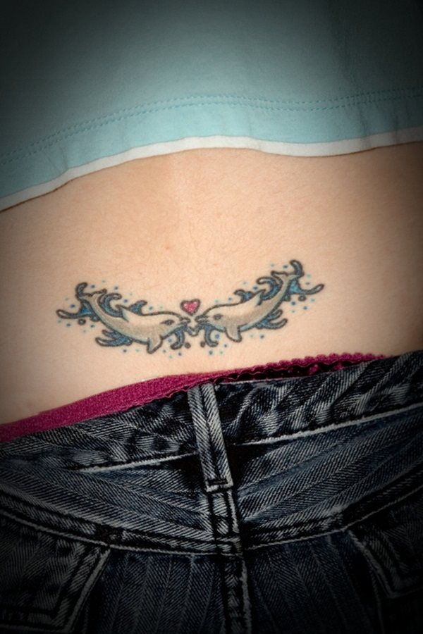 tatouage bas du dos 109