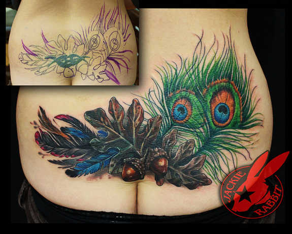 tatouage bas du dos 221