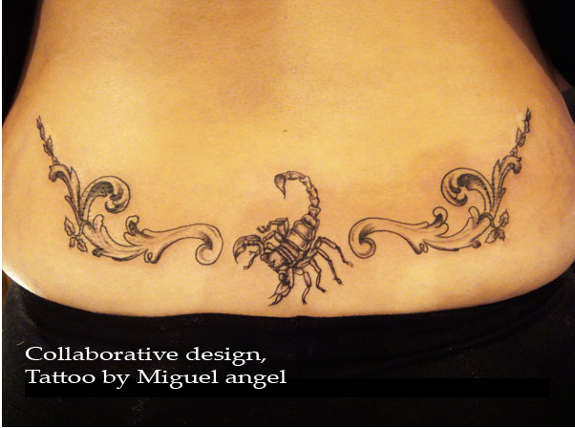 tatouage bas du dos 235