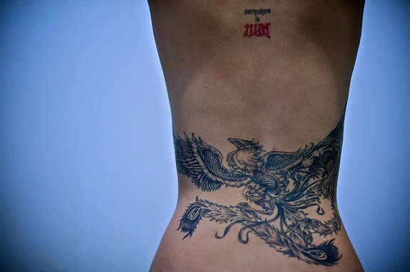 tatouage bas du dos 237