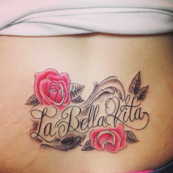 tatouage bas du dos 295