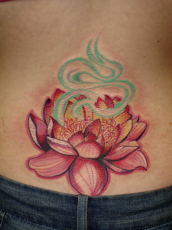 tatouage bas du dos 57