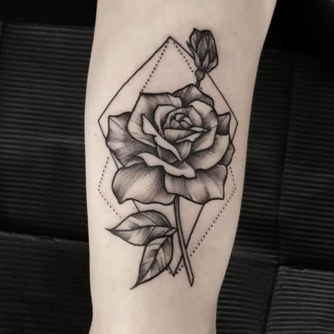 tatouage rose 167