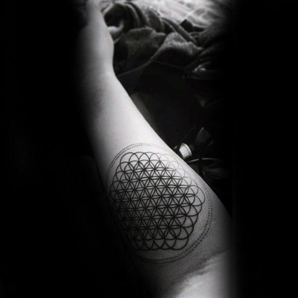 tatouage fleur de la vie 129