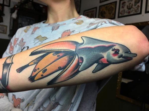 tatouage dauphin 125