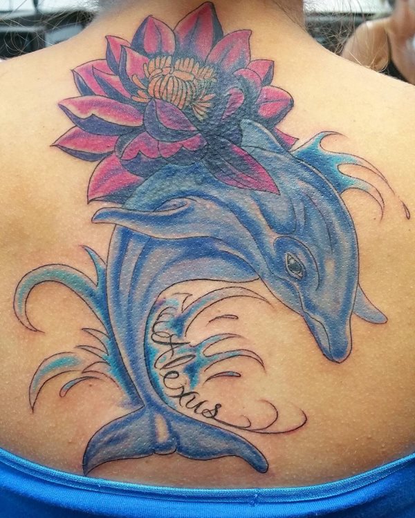 tatouage dauphin 155