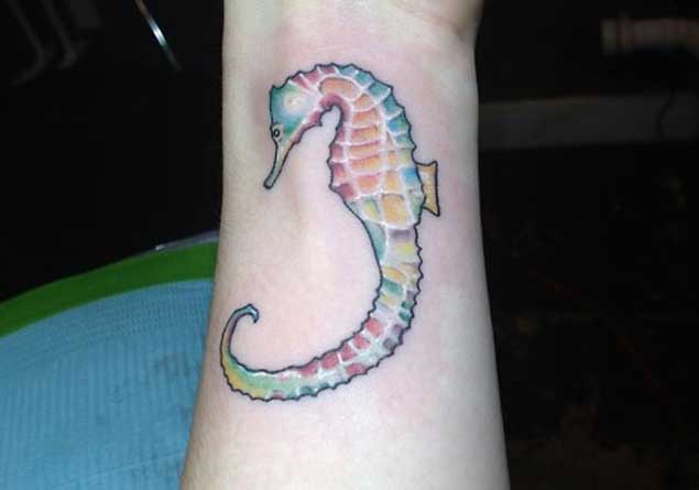 tatouage hippocampe 104