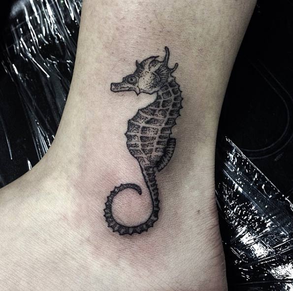tatouage hippocampe 239