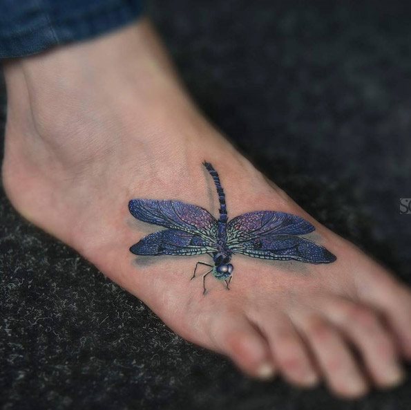 tatouage libellule 176