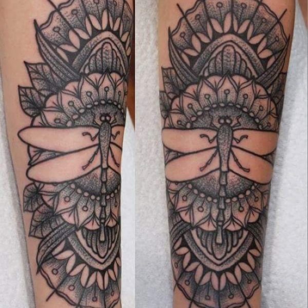 tatouage libellule 428