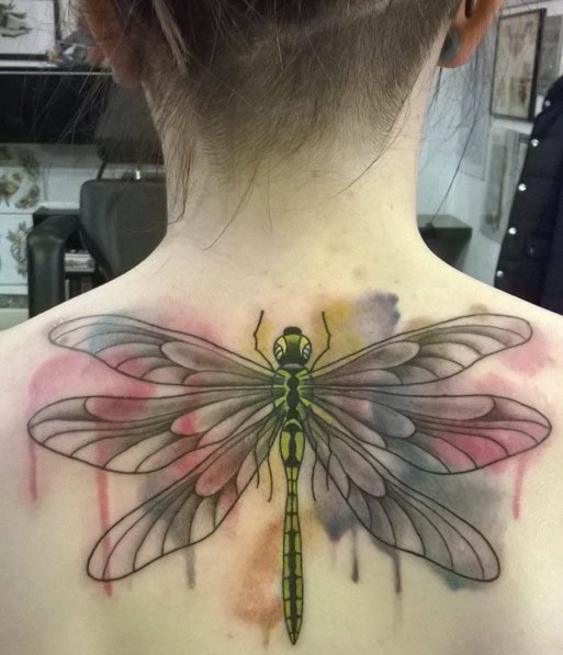 tatouage libellule 86