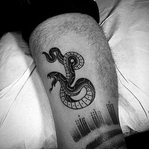 tatouage serpent 128
