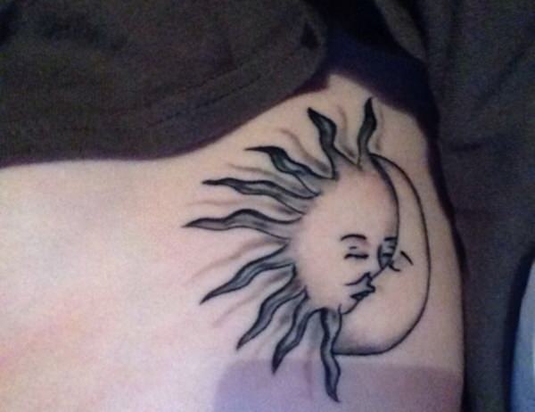 tatouage soleil 152