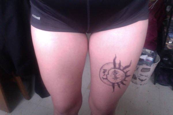 tatouage soleil 173