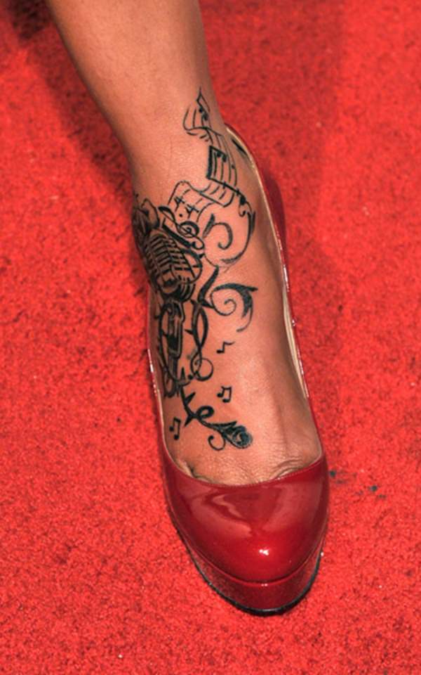 tatouage musique 124