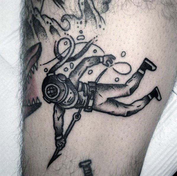 tatouage plongeur 93