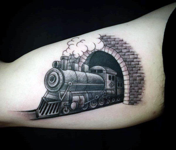 tatouage train 166