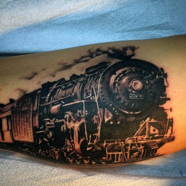 tatouage train 169