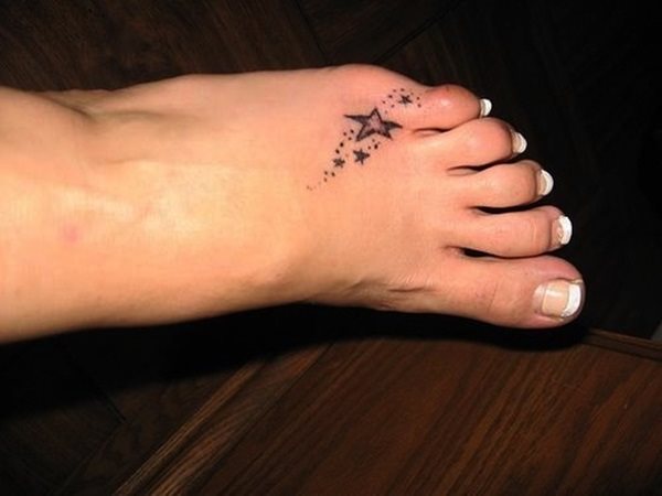 tatouage pied 150