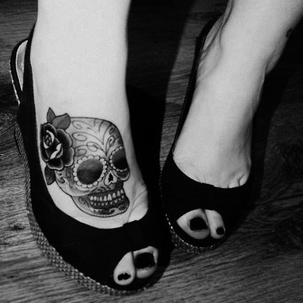 tatouage pied 190