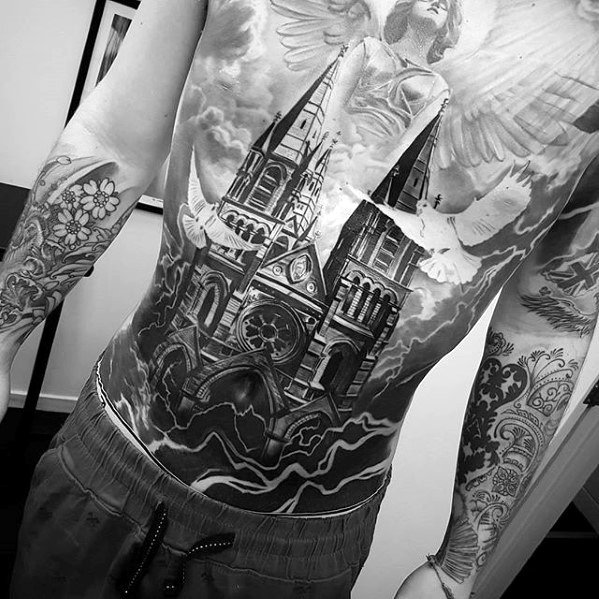 tatouage poitrine 52
