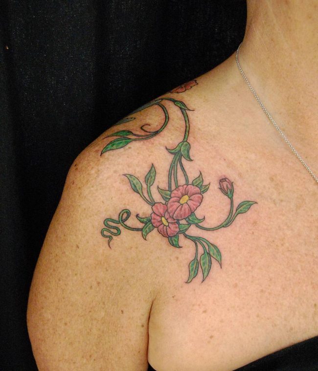 tatouage fleur grimpante 206