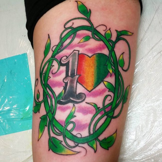 tatouage fleur grimpante 210