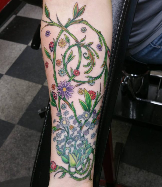 tatouage fleur grimpante 214