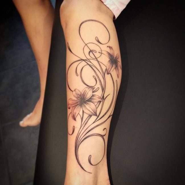 tatouage fleur grimpante 64