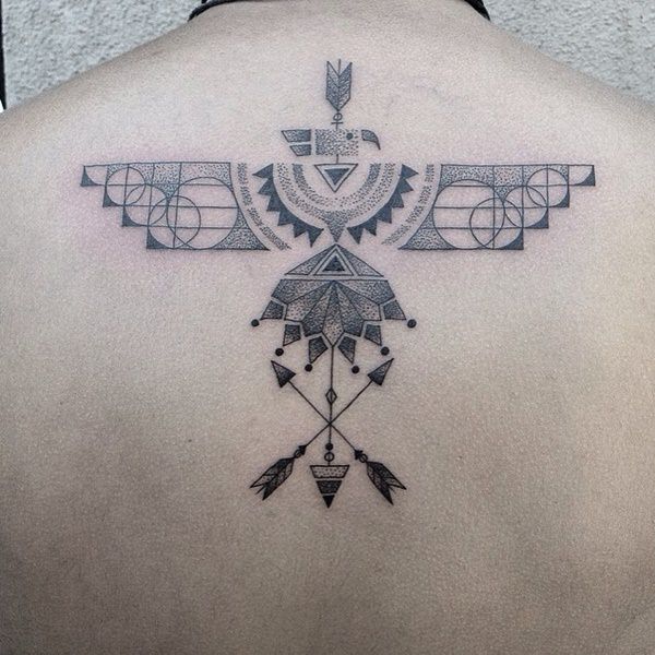 tatouage geométrique 1440