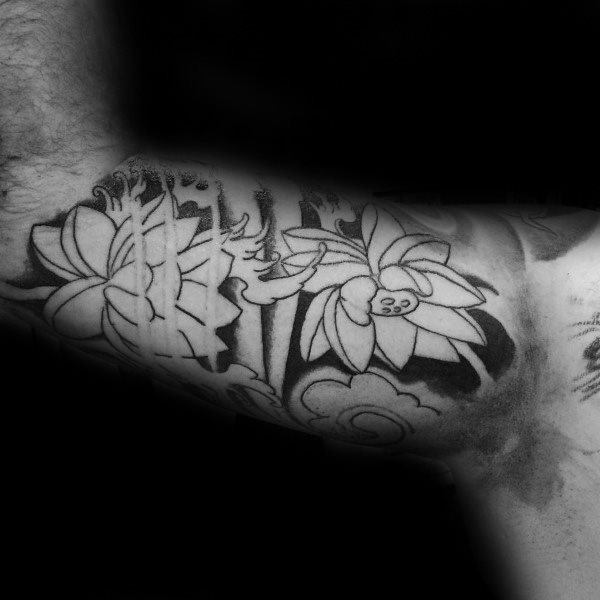 tatouage fleur de lotus 178