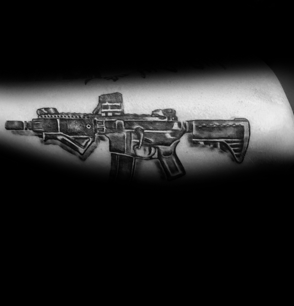 tatouage AR 15 111