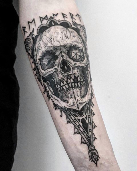 tatouage gothique 47